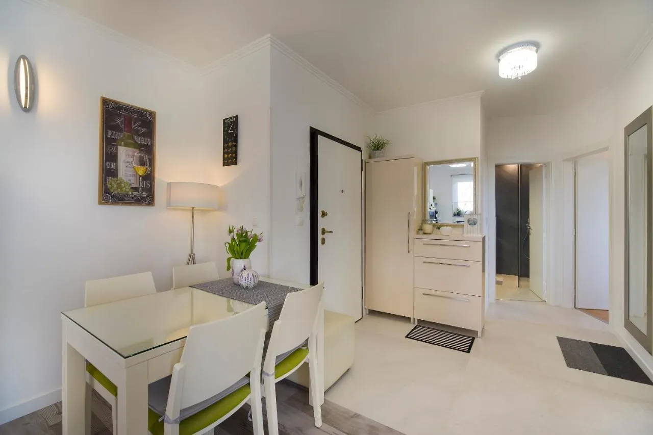 Apartment Marica Pula 0*,  Croatia